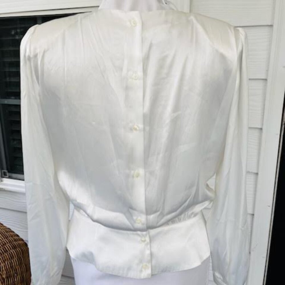 VTG NICOLA White Embellished Blouse Women’s 12 White Pearls Pleated Elegant - Picture 4 of 10
